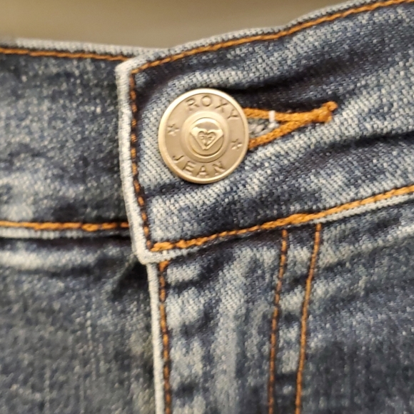 Roxy Jean shorts - Picture 3 of 10